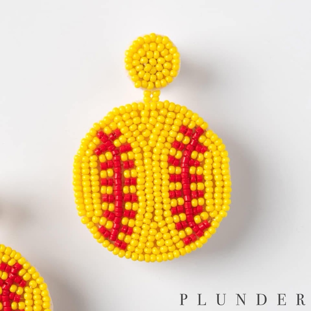 NEW Beaded Softball Earrings 🥎 - Picture 5 of 6